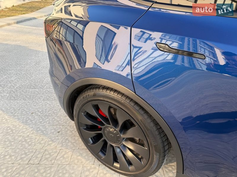 Позашляховик / Кросовер Tesla Model Y 2021 в Львові