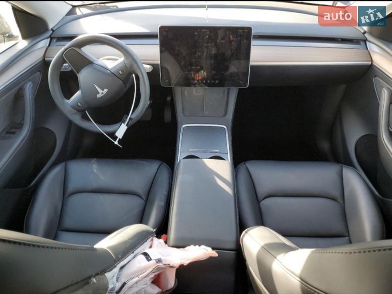 Позашляховик / Кросовер Tesla Model Y 2024 в Запоріжжі фото 24 Позашляховик / Кросовер Tesla Model Y 2024 в Запоріжжі