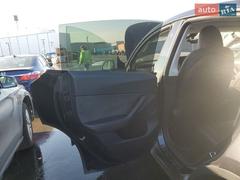 Позашляховик / Кросовер Tesla Model Y 2024 в Запоріжжі фото 26 Позашляховик / Кросовер Tesla Model Y 2024 в Запоріжжі