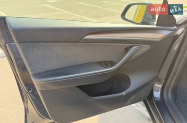 Позашляховик / Кросовер Tesla Model Y 2024 в Києві фото 18 Позашляховик / Кросовер Tesla Model Y 2024 в Києві