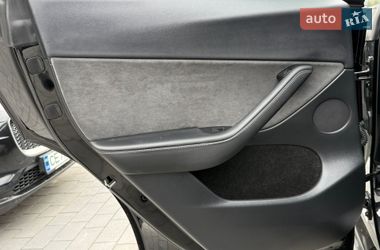 Внедорожник / Кроссовер Tesla Model Y 2024 в Черновцах