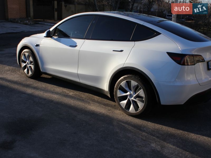 Внедорожник / Кроссовер Tesla Model Y 2024 в Днепре фото 18 Внедорожник / Кроссовер Tesla Model Y 2024 в Днепре