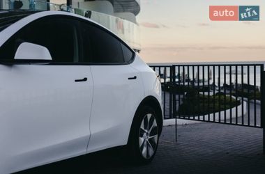 Внедорожник / Кроссовер Tesla Model Y 2022 в Черноморске