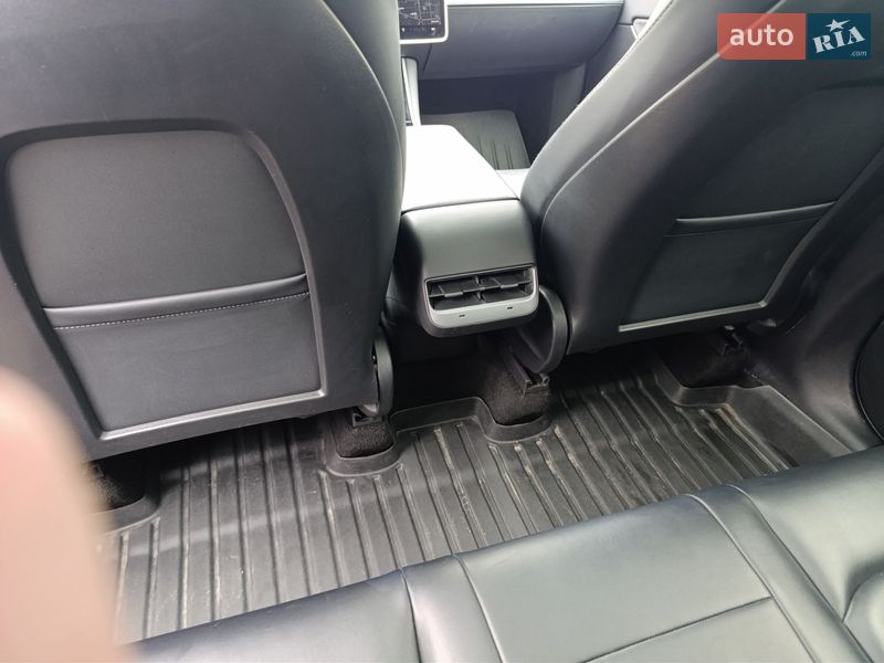 Позашляховик / Кросовер Tesla Model Y 2020 в Харкові