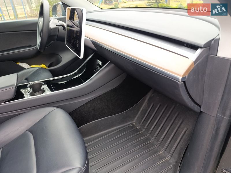 Позашляховик / Кросовер Tesla Model Y 2020 в Харкові