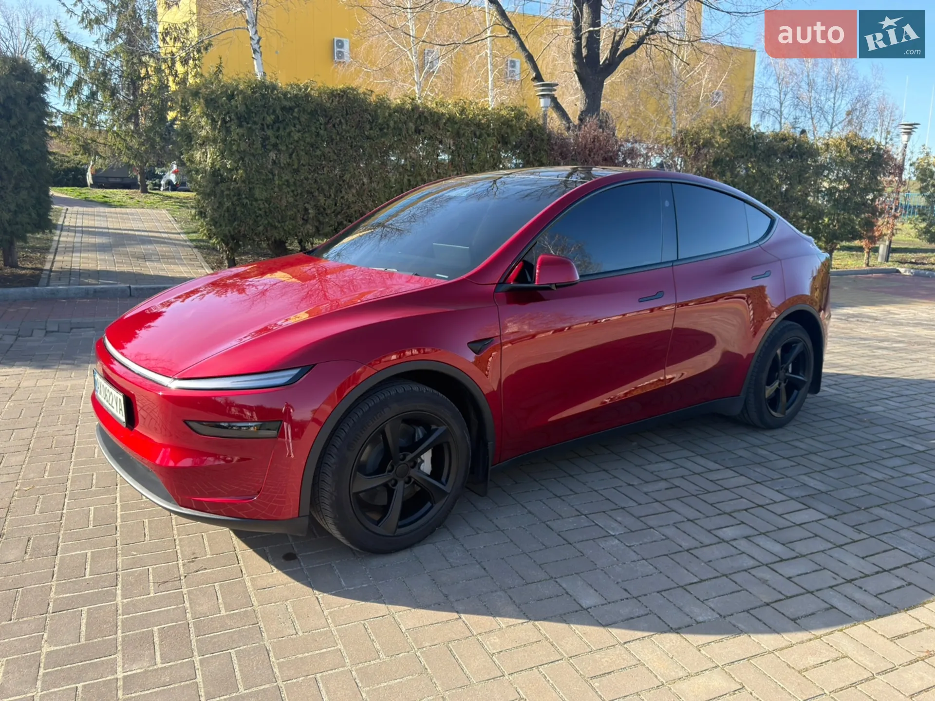 2025 Tesla Model Y - мініатюра 4