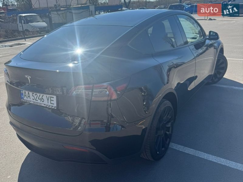 Внедорожник / Кроссовер Tesla Model Y 2022 в Киеве