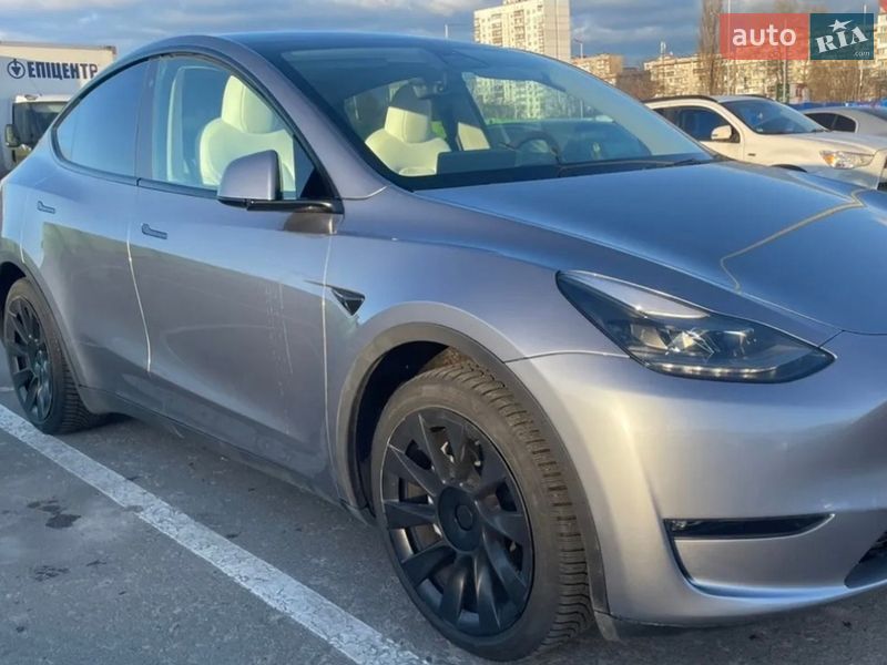 Позашляховик / Кросовер Tesla Model Y 2024 в Києві фото 4 Позашляховик / Кросовер Tesla Model Y 2024 в Києві