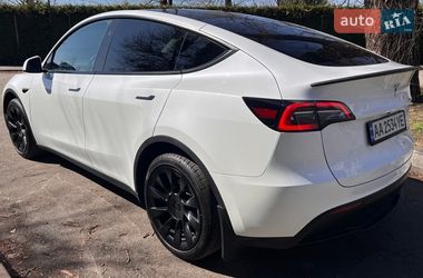 Позашляховик / Кросовер Tesla Model Y 2024 в Києві