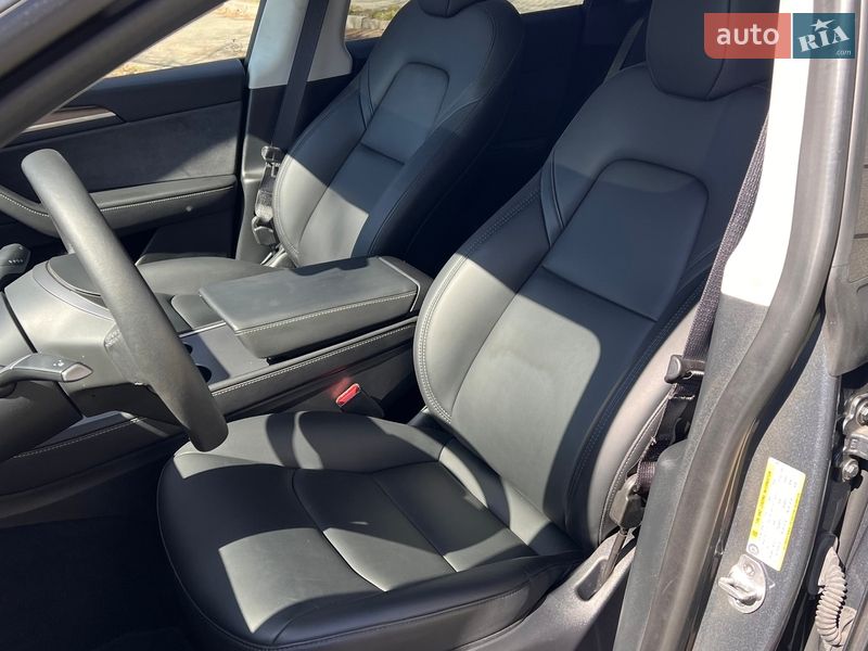 Внедорожник / Кроссовер Tesla Model Y 2024 в Киеве