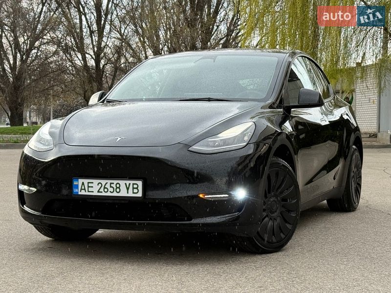 Tesla Model Y 2023