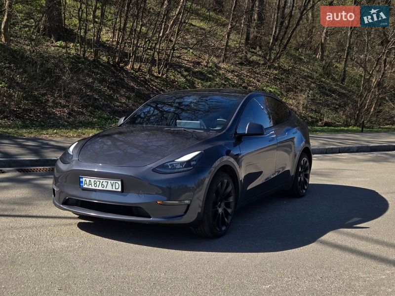 Tesla Model Y 2023