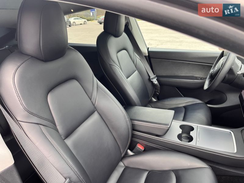 Внедорожник / Кроссовер Tesla Model Y 2021 в Львове