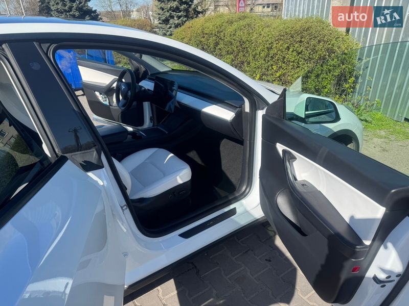 Позашляховик / Кросовер Tesla Model Y 2021 в Дніпрі фото 16 Позашляховик / Кросовер Tesla Model Y 2021 в Дніпрі