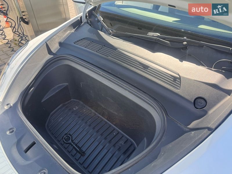Позашляховик / Кросовер Tesla Model Y 2021 в Дніпрі фото 18 Позашляховик / Кросовер Tesla Model Y 2021 в Дніпрі