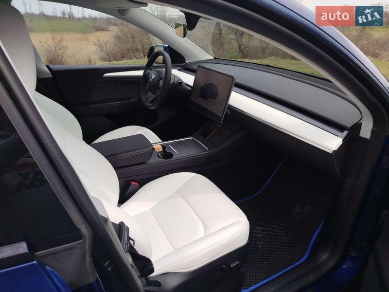Внедорожник / Кроссовер Tesla Model Y 2024 в Одессе