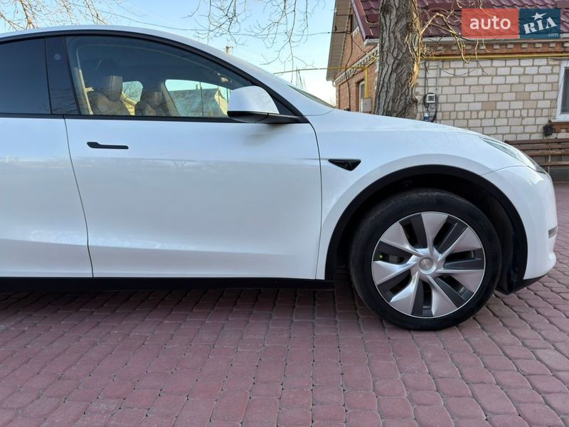 Внедорожник / Кроссовер Tesla Model Y 2023 в Калиновке фото 4 Внедорожник / Кроссовер Tesla Model Y 2023 в Калиновке