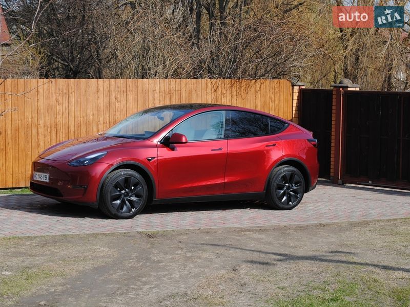 Позашляховик / Кросовер Tesla Model Y 2024 в Луцьку фото 3 Позашляховик / Кросовер Tesla Model Y 2024 в Луцьку