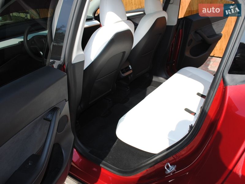 Позашляховик / Кросовер Tesla Model Y 2024 в Луцьку фото 25 Позашляховик / Кросовер Tesla Model Y 2024 в Луцьку