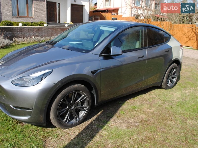 Позашляховик / Кросовер Tesla Model Y 2024 в Луцьку