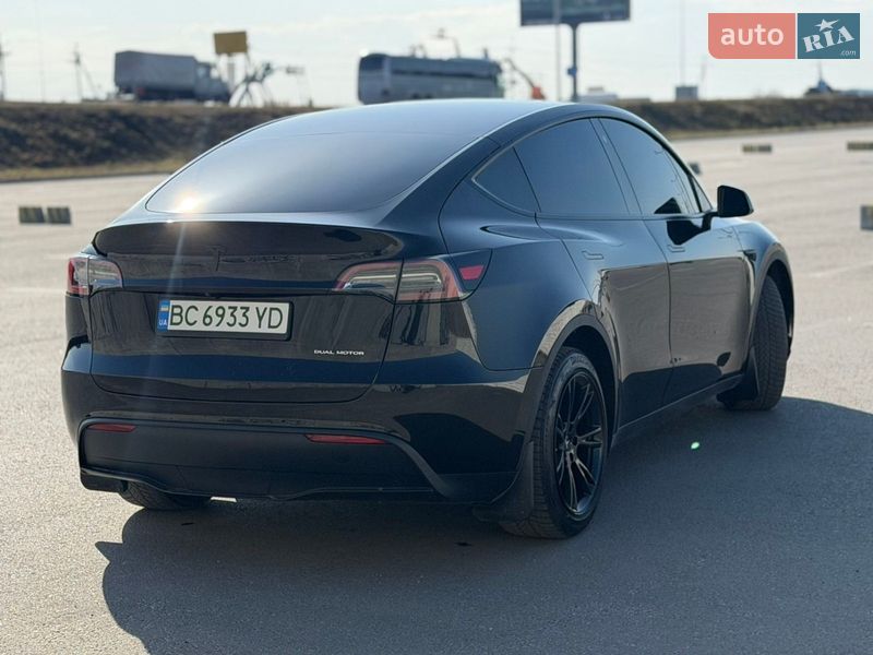 Внедорожник / Кроссовер Tesla Model Y 2023 в Львове