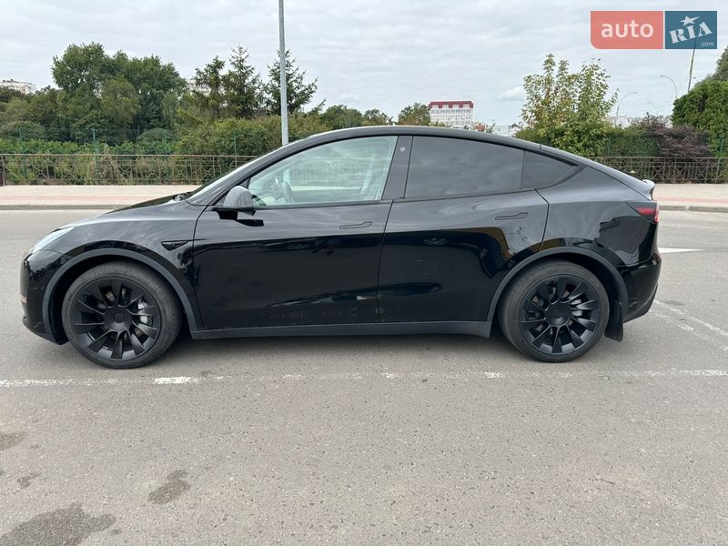Позашляховик / Кросовер Tesla Model Y 2021 в Києві