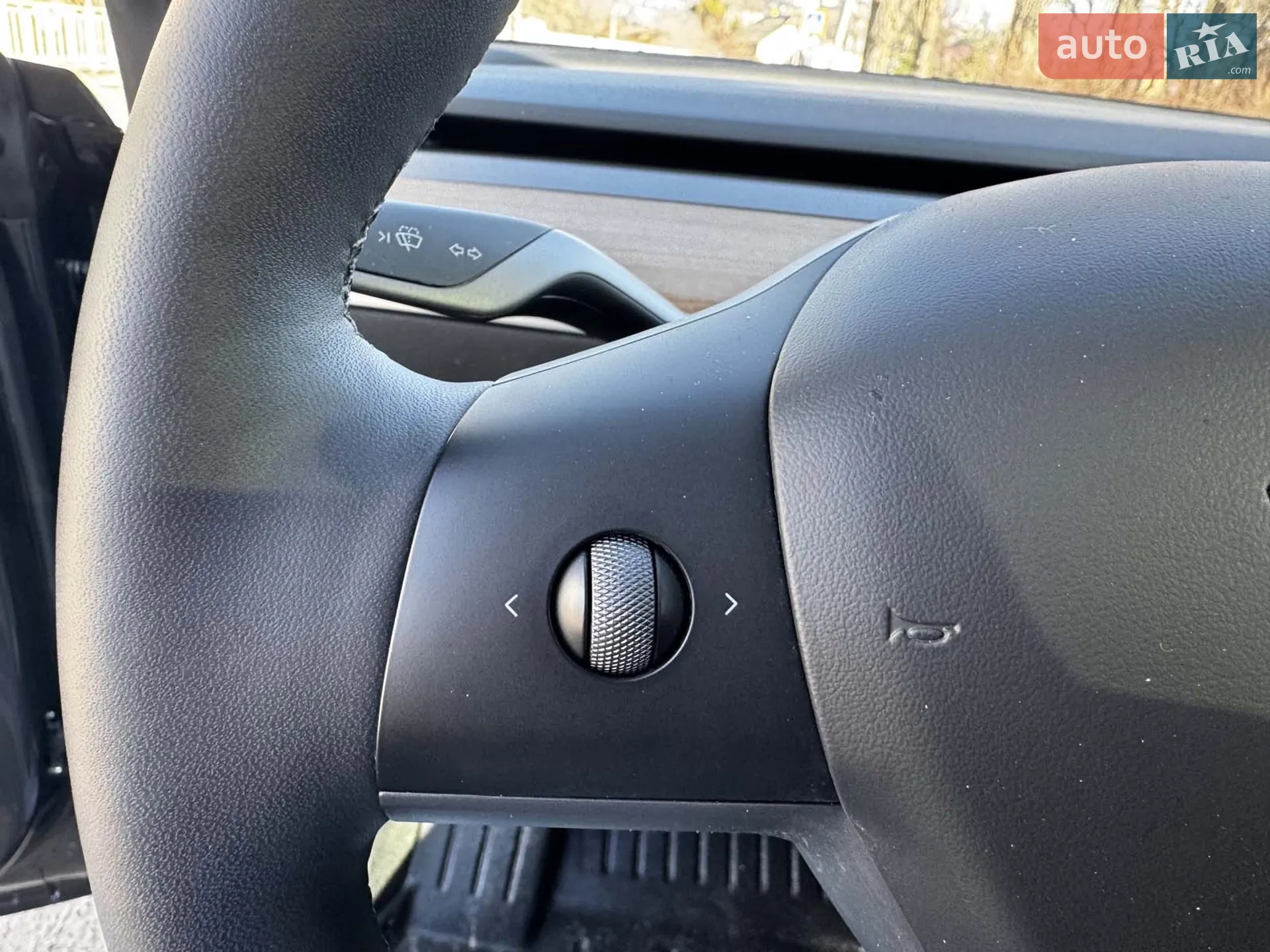 2024 Tesla Model Y - мініатюра 21