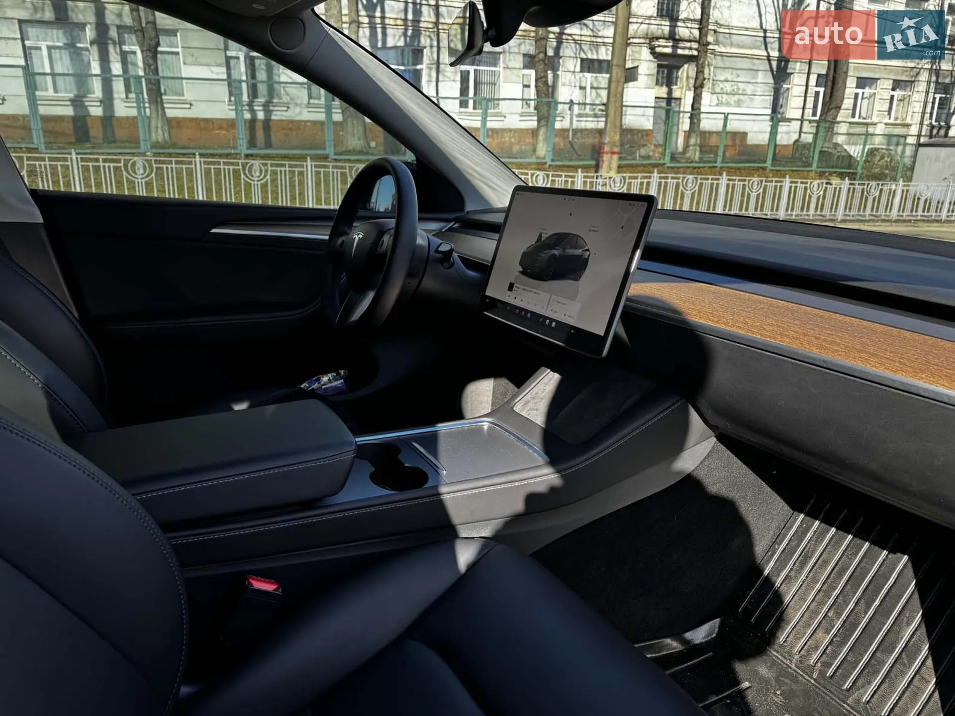 2024 Tesla Model Y - мініатюра 36