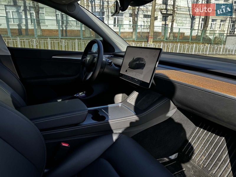 Внедорожник / Кроссовер Tesla Model Y 2024 в Киеве фото 36 Внедорожник / Кроссовер Tesla Model Y 2024 в Киеве