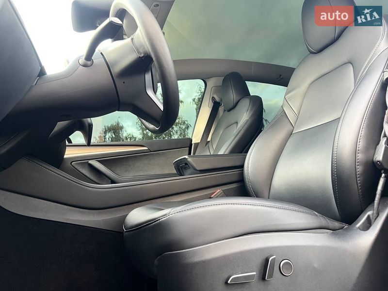 Позашляховик / Кросовер Tesla Model Y 2023 в Києві