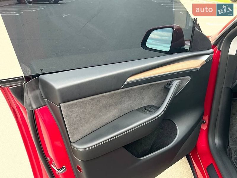 Позашляховик / Кросовер Tesla Model Y 2023 в Києві