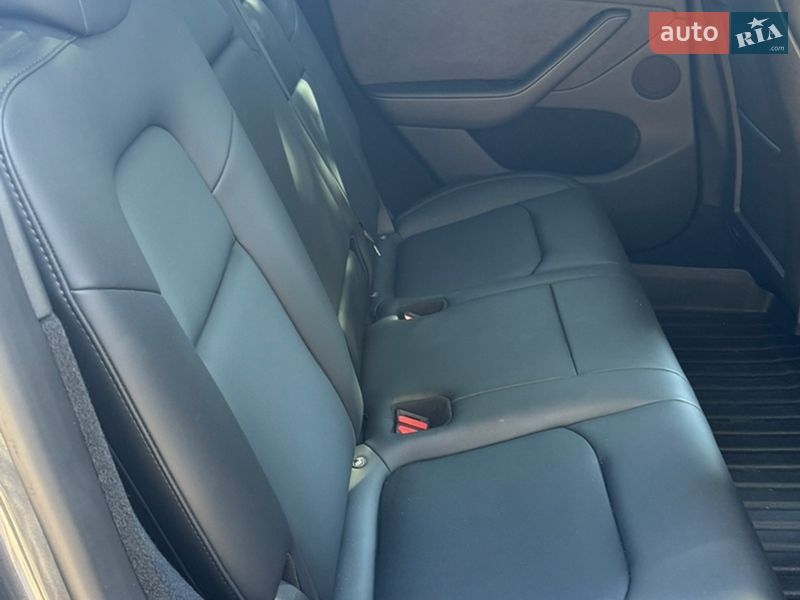 Внедорожник / Кроссовер Tesla Model Y 2023 в Львове