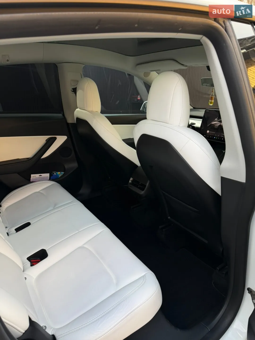 2022 Tesla Model Y - мініатюра 15