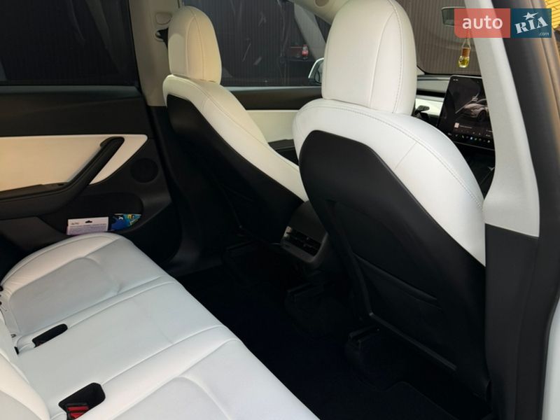 Внедорожник / Кроссовер Tesla Model Y 2022 в Владимире