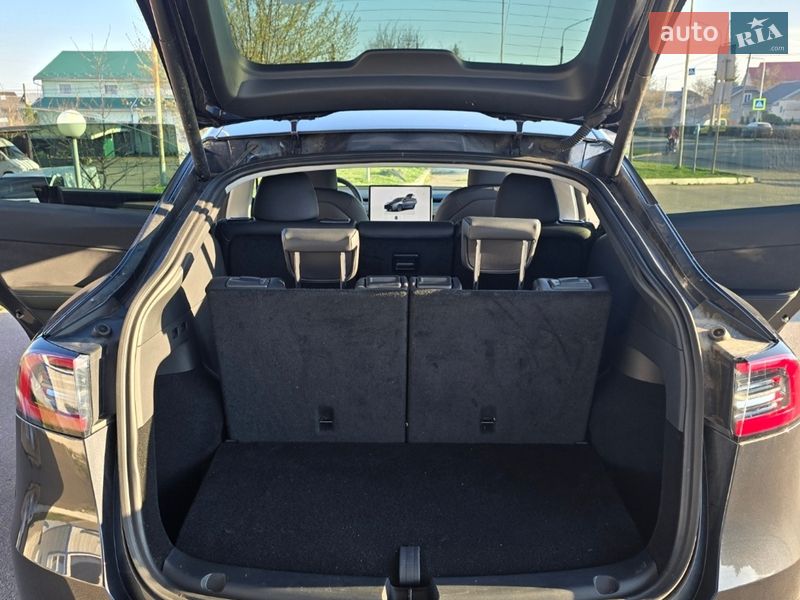 Внедорожник / Кроссовер Tesla Model Y 2024 в Ивано-Франковске