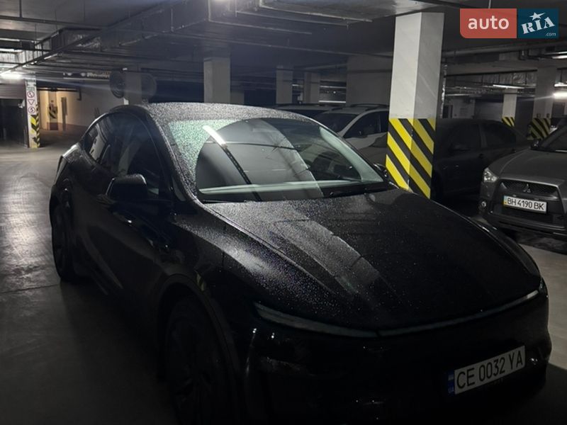 Внедорожник / Кроссовер Tesla Model Y 2025 в Черновцах