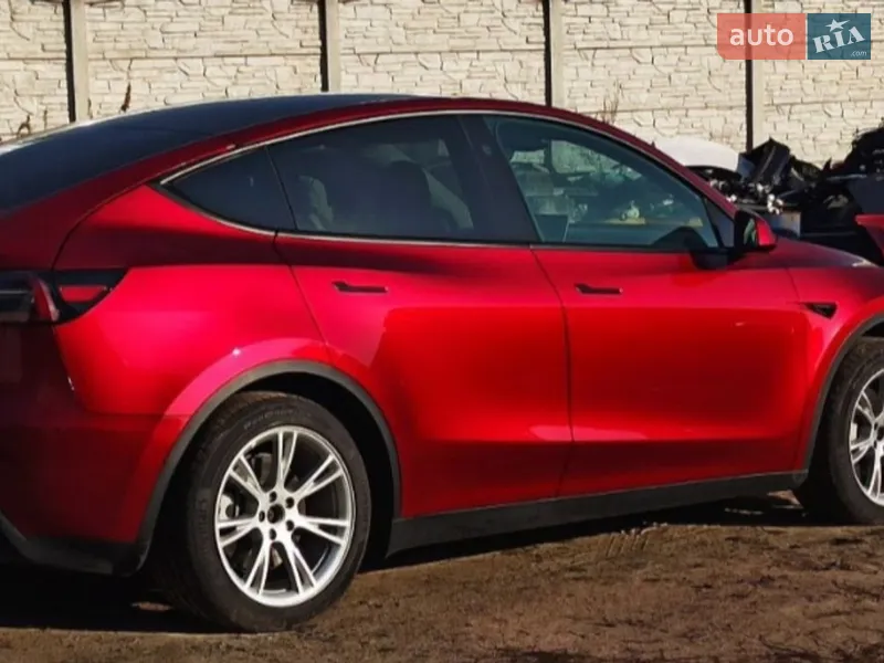 Tesla Model Y 2023