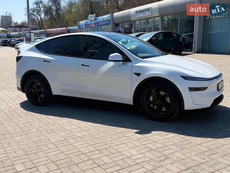Внедорожник / Кроссовер Tesla Model Y 2025 в Днепре
