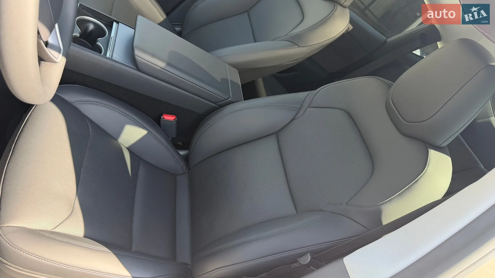 2025 Tesla Model Y - мініатюра 20