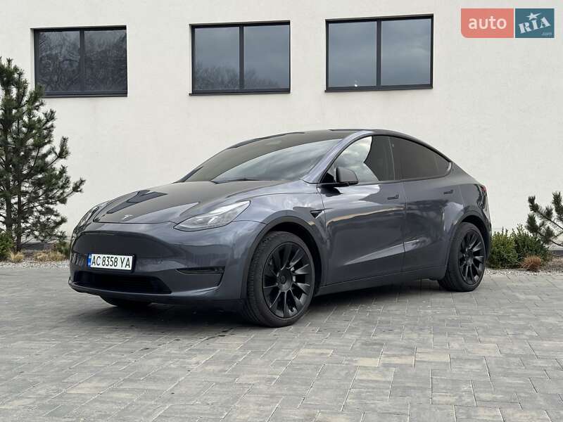 Tesla Model Y 2023