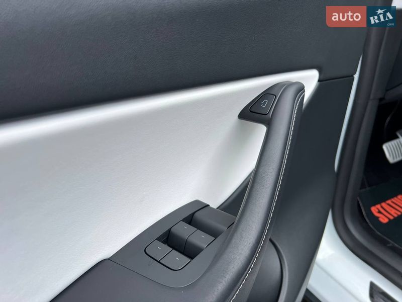 Внедорожник / Кроссовер Tesla Model Y 2022 в Хмельницком
