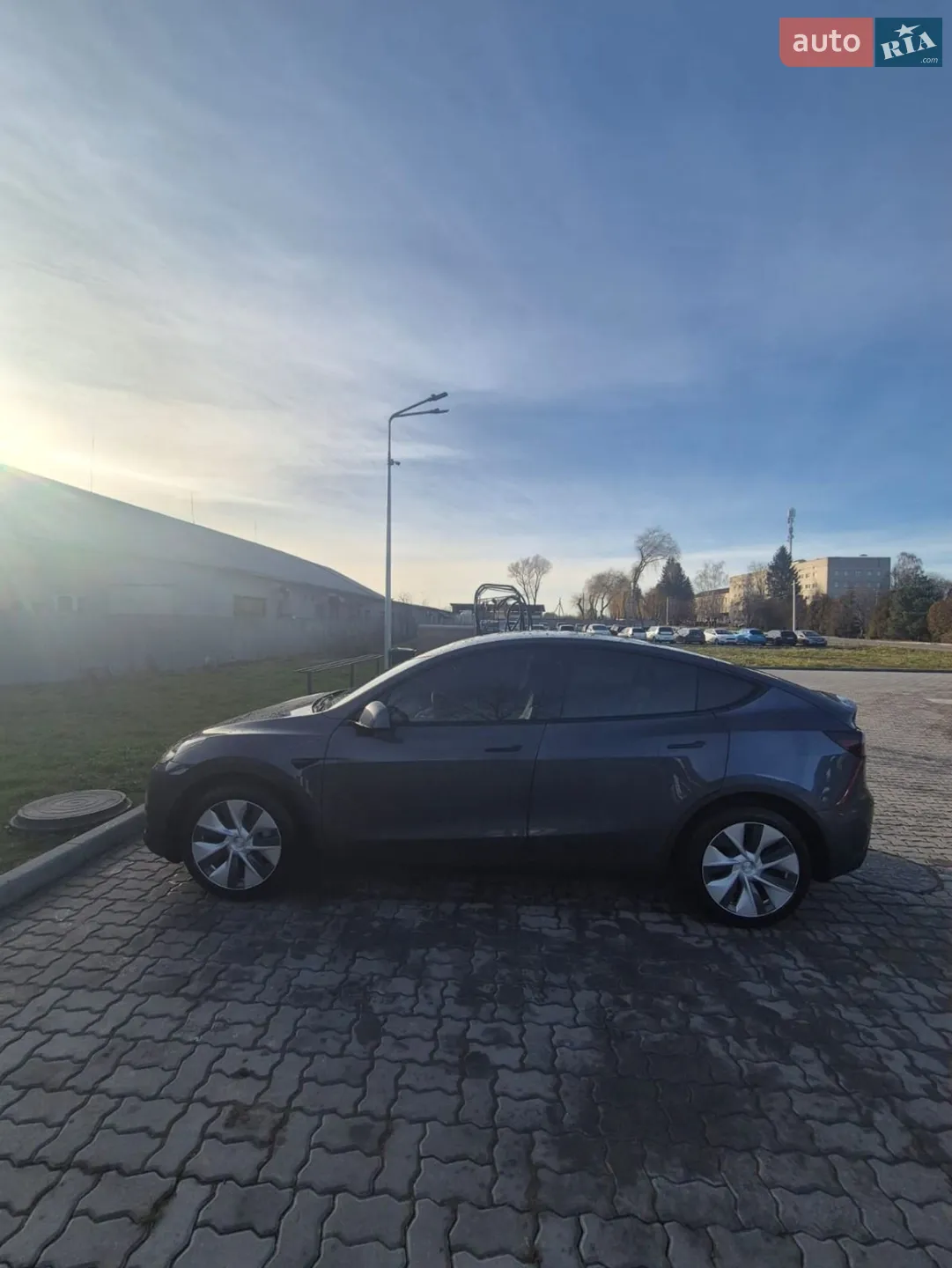 2020 Tesla Model Y - мініатюра 9