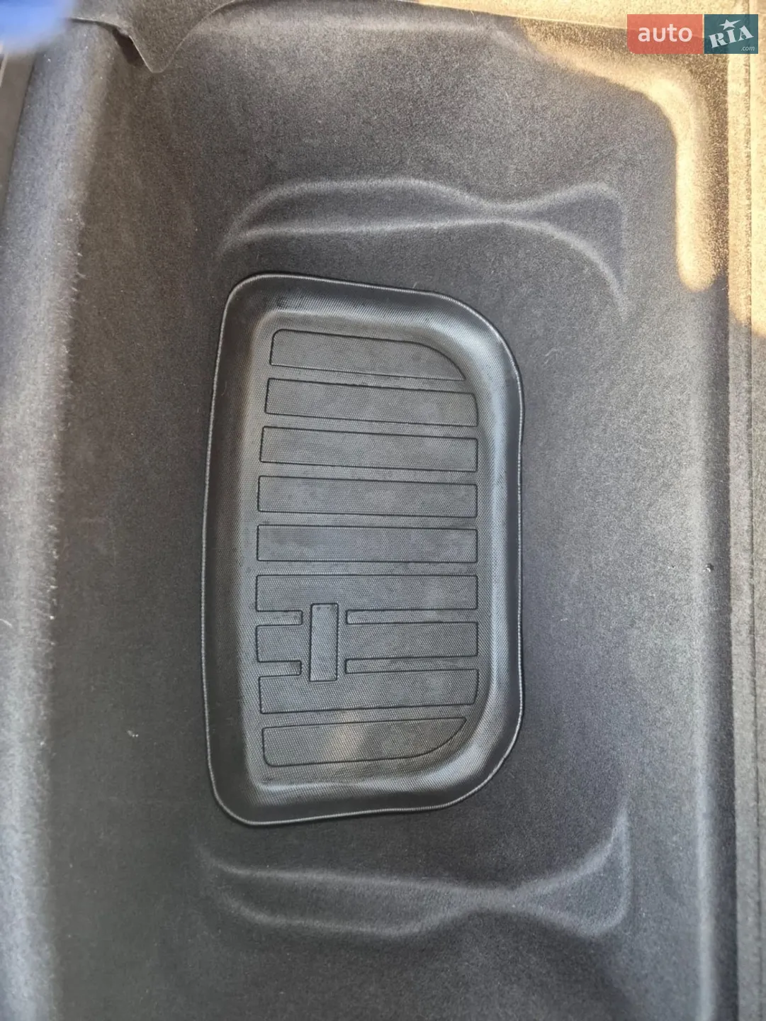 2020 Tesla Model Y - мініатюра 19