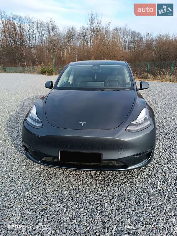 Tesla Model Y 2022