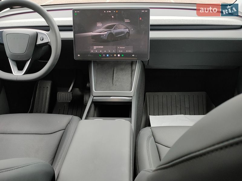 Внедорожник / Кроссовер Tesla Model Y 2025 в Киеве