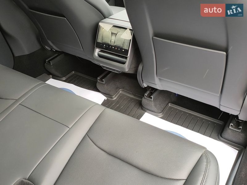 Внедорожник / Кроссовер Tesla Model Y 2025 в Киеве