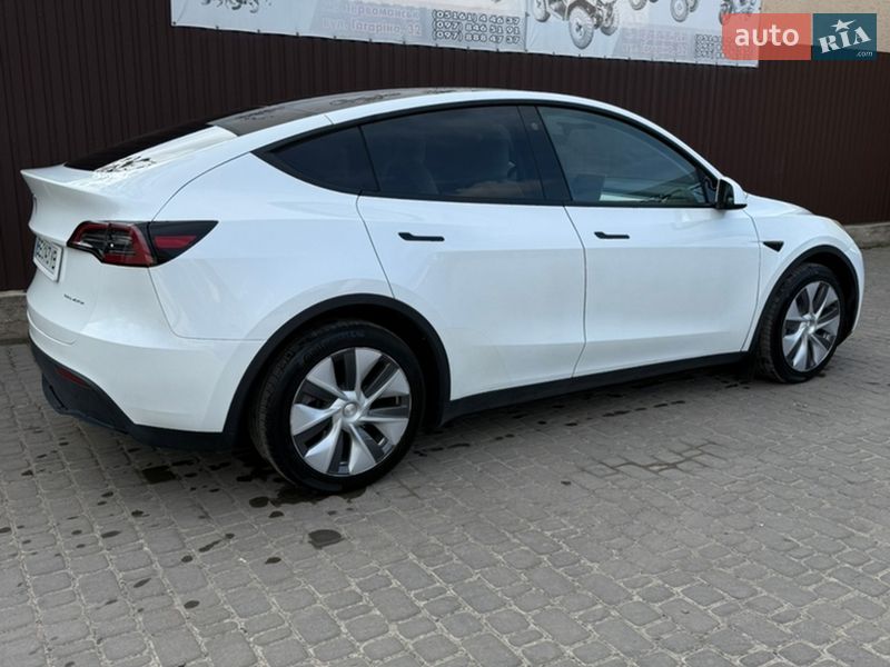 Позашляховик / Кросовер Tesla Model Y 2023 в Первомайську
