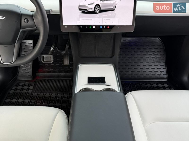 Позашляховик / Кросовер Tesla Model Y 2023 в Первомайську