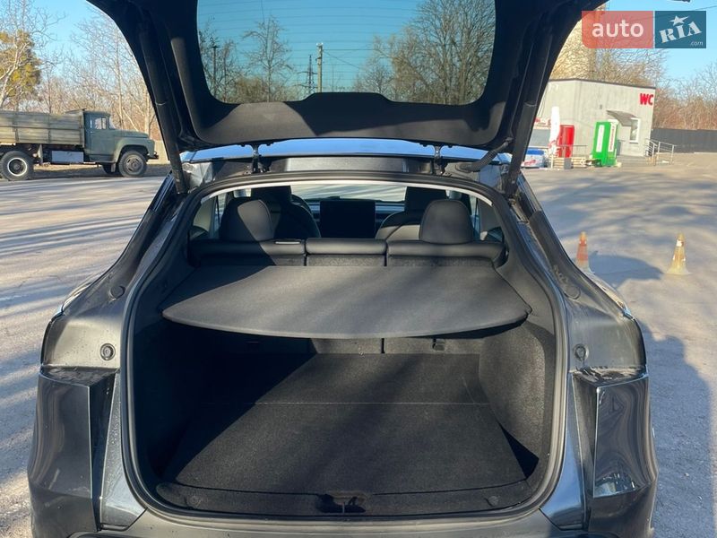 Позашляховик / Кросовер Tesla Model Y 2025 в Рівному