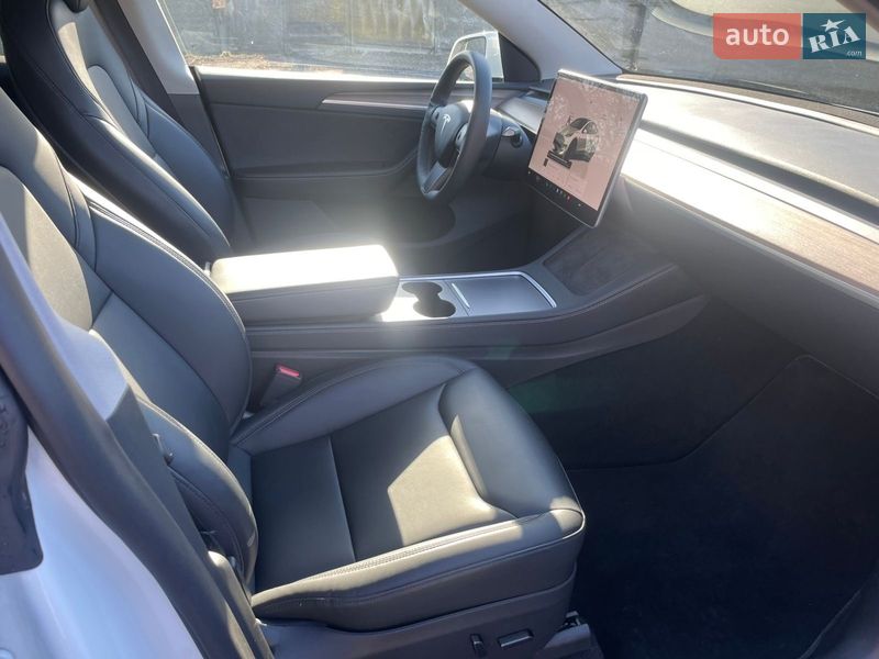 Позашляховик / Кросовер Tesla Model Y 2024 в Рівному